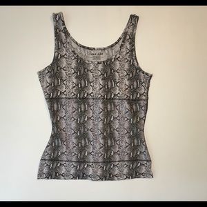 Teez her work out top